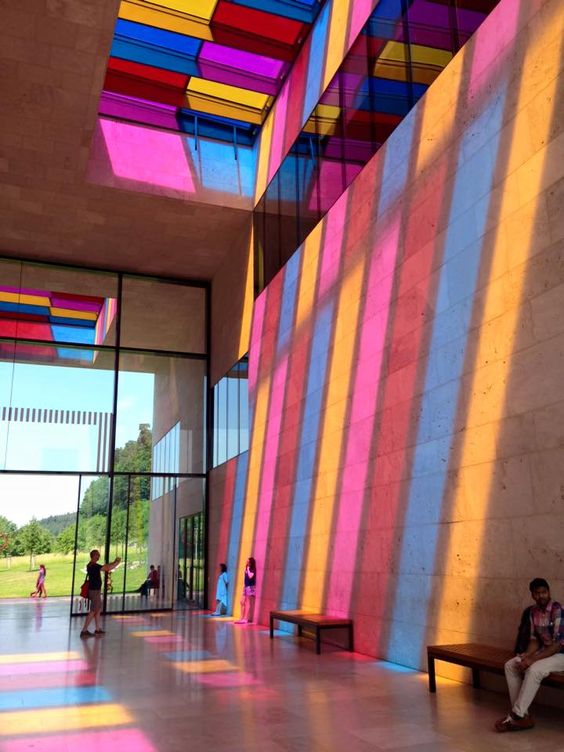 A propos PRIDE: Die Regenbogen-Farben schlagen nicht nur auf der Strasse Wellen