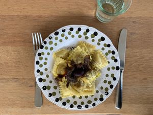 Du hast keine Zeit zu Kochen? Dann probier mal die schnellste Ravioli-Sauce der Welt aus.