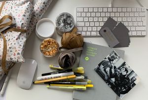 Pantone Color of the year 2021: Sonnengelb & Betongrau