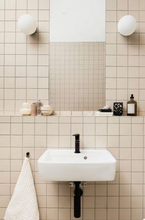 Das Comeback des Basic-Looks im Bad in 30 Bildern.